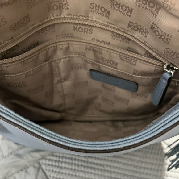 Michael Kors Blue pebble Leather Shoulder Bag excellent condition - Picture 6 of 8
